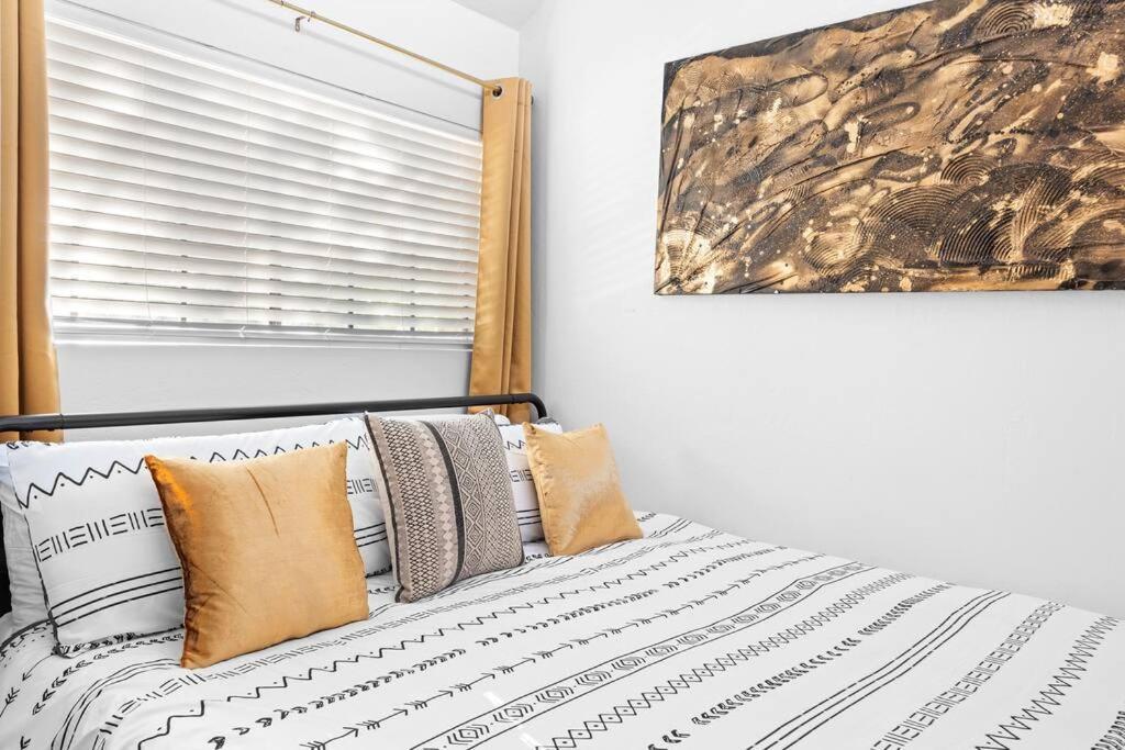 Ferienwohnung The Hidden Gem, King Bed & Hot Tub! Chandler Exterior foto