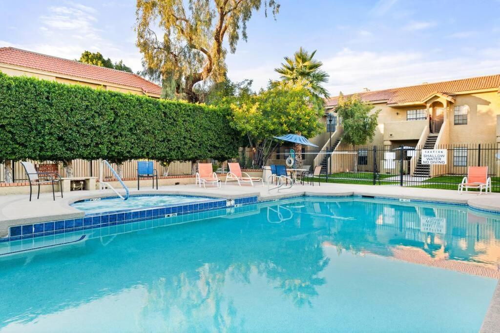 Ferienwohnung The Hidden Gem, King Bed & Hot Tub! Chandler Exterior foto